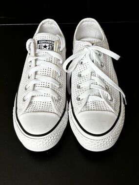 Converse All Stars Sz 6 White Mesh Sneakers